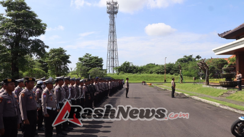 Selamat, Kompol I Gusti Ngurah Sukarata Terima Kenaikan Pangkat Pengabdian Jelang Pensiun