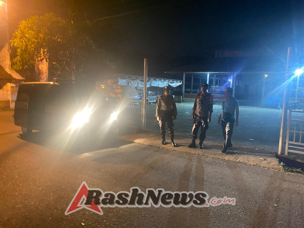 Polsek Bebandem menghimbau Waspada Kejahatan Curas, Curat, dan Curanmor di Wilkum Bebandem dalam Patroli Blue Light Patrol