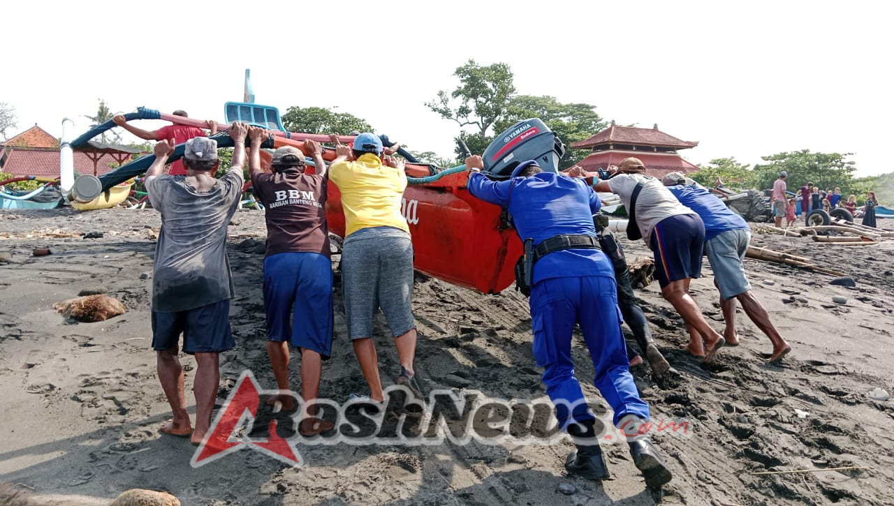 Satpolairud Polres Tabanan Intensifkan Patroli Pesisir di Pantai Yeh Gangga Demi Keamanan Wisatawan