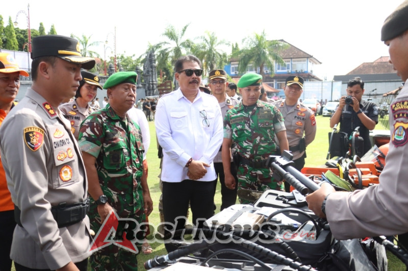 Kapolres Gianyar Pimpin Apel Kesiapan Pasukan dan Peralatan Tanggap Darurat Bencana Hidrometeorologi