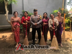 Bhabinkamtibmas Singakerta Serahkan Sarana Kontak untuk Kelompok Masyarakat