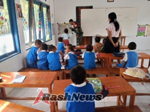 Danramil Apresiasi Babinsa yang Peduli Pendidikan Anak Usia Dini di Kuatnana