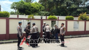 Nekat Parkir di Badan Jalan, Polres Bandara Ngurah Rai Lakukan Penindakan Tegas
