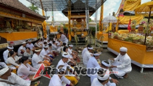 Polres Badung Wujudkan Srada Bhakti Lewat Sembahyang Bersama di Pura Giri Catur Loka