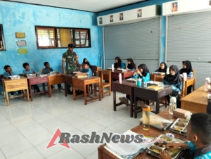 Program Makan Bergizi Gratis di SD Negeri Goa, Babinsa Pastikan Siswa Terlayani dengan Baik