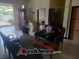 Komsos Babinsa dan Staf Desa Mujahiddin Bahas Keamanan dan Ketertiban Wilayah
