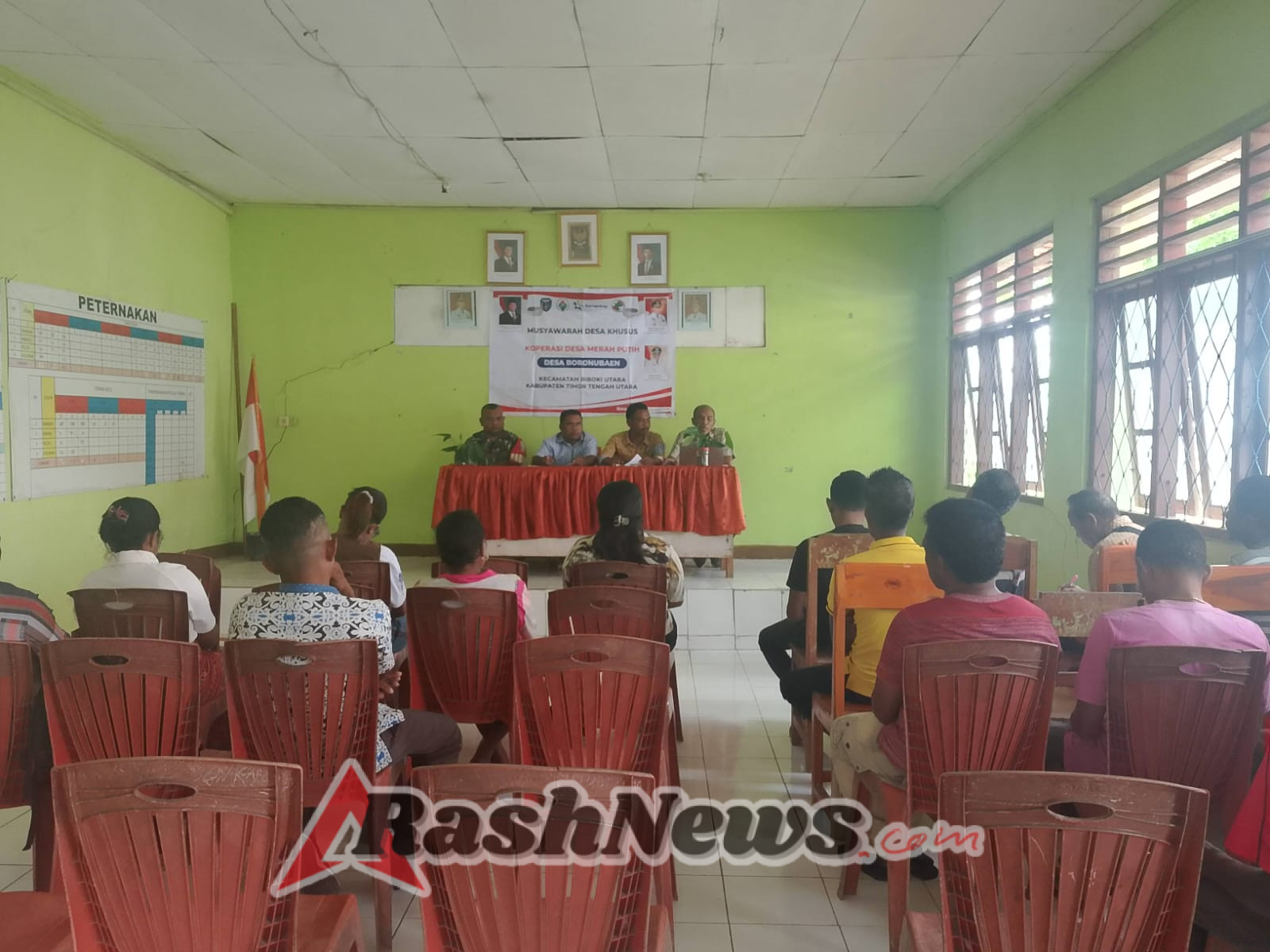 Babinsa Koramil 1618-05/Biut Hadiri Musyawarah Desa Khusus Koperasi Merah Putih di Desa Boronubaen