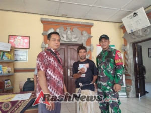 Wujud Tanggung Jawab, Babinsa Dawan Kaler Turun Ke Wilayah Binaan Kawal Penyaluran BLT DD