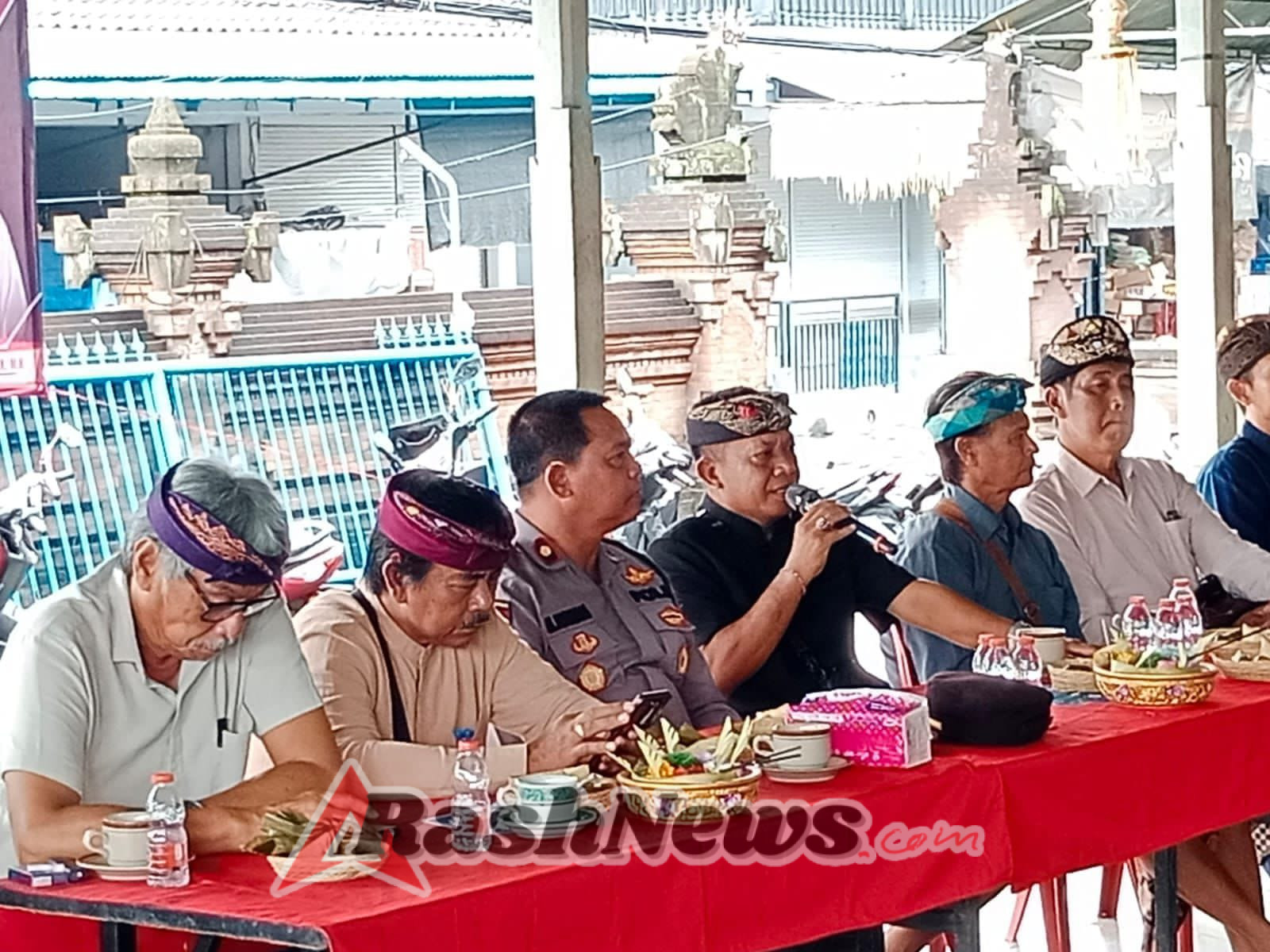 Jumat Curhat, Polsek Mengwi Ajak Masyarakat Menjadi Polisi Bagi Diri Sendiri, Keluarga dan Lingkungan