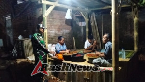 ‎Babinsa Koramil Masbagik Ajak Warga Aktif Beri Informasi demi Keamanan Wilayah