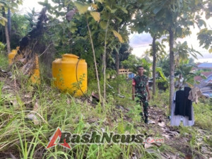 Tingkatkan Kesejahteraan Warga, Babinsa Turun Langsung Awasi Pembangunan Program Gizi Gratis di Pulau Ende