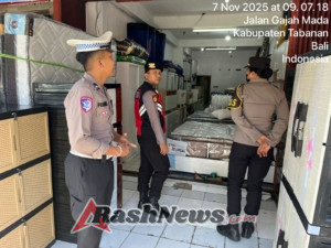 Patroli “Patok Antik” Polsek Tabanan Sasar Pertokoan dan Perkantoran, Jamin Keamanan di Hari Jumat