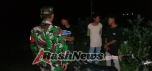 Babinsa Koramil 1614-03/Hu’u Tingkatkan Kesadaran Warga Jaga Ketertiban Malam Hari