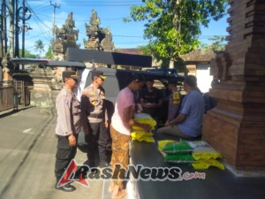 Polsek Bangli Salurkan Beras SPHP, Jaga Stabilitas Harga dan Bantu Warga