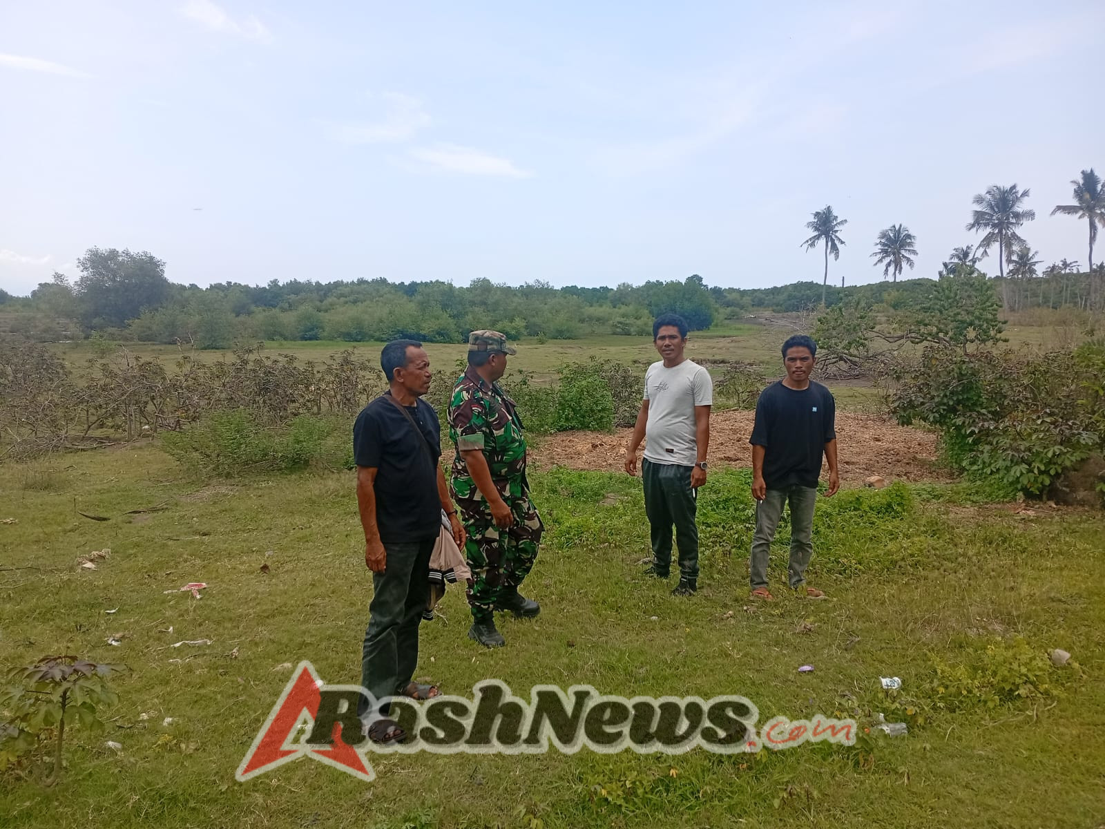 Sertu Mashudi Ajak Warga Desa Mbuju Dukung Program Pemerintah