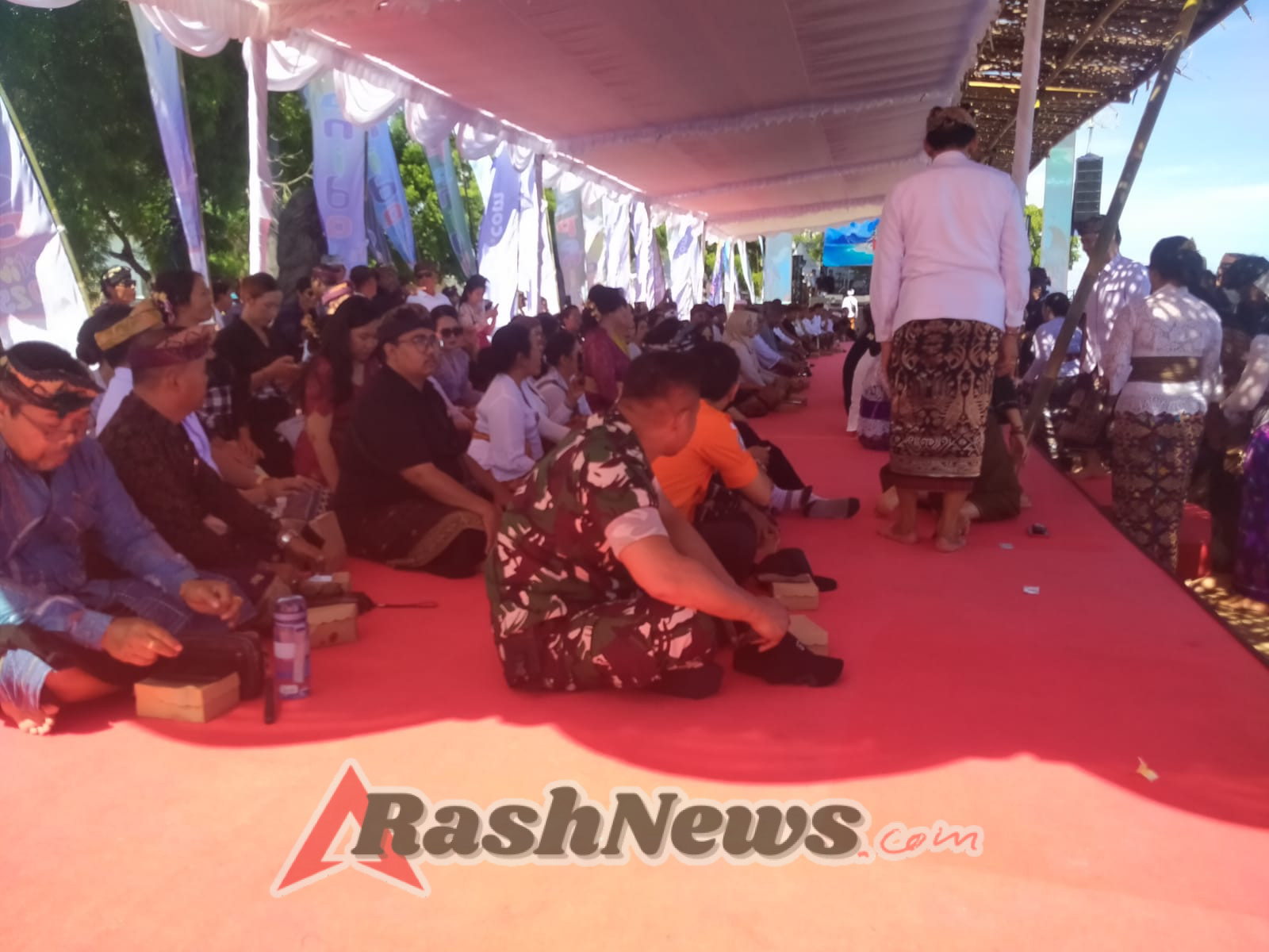 Babinsa Batununggul; Nusa Penida Festival Ke 8 Kolaborasi Pelestarian Budaya Dan Alam