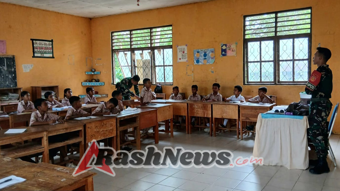 Satgas Pamtas Pos Nunura Ajarkan Ilmu dan Bagikan Bubur Kacang Ijo di SDN Sekutren