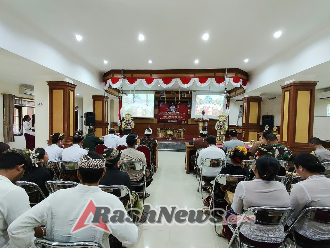 Babinsa Dukung: Lomba Megender di Desa Dauh Puri Kaja Upaya Memperingati Hari Pahlawan dan Promosi Kebudayaan