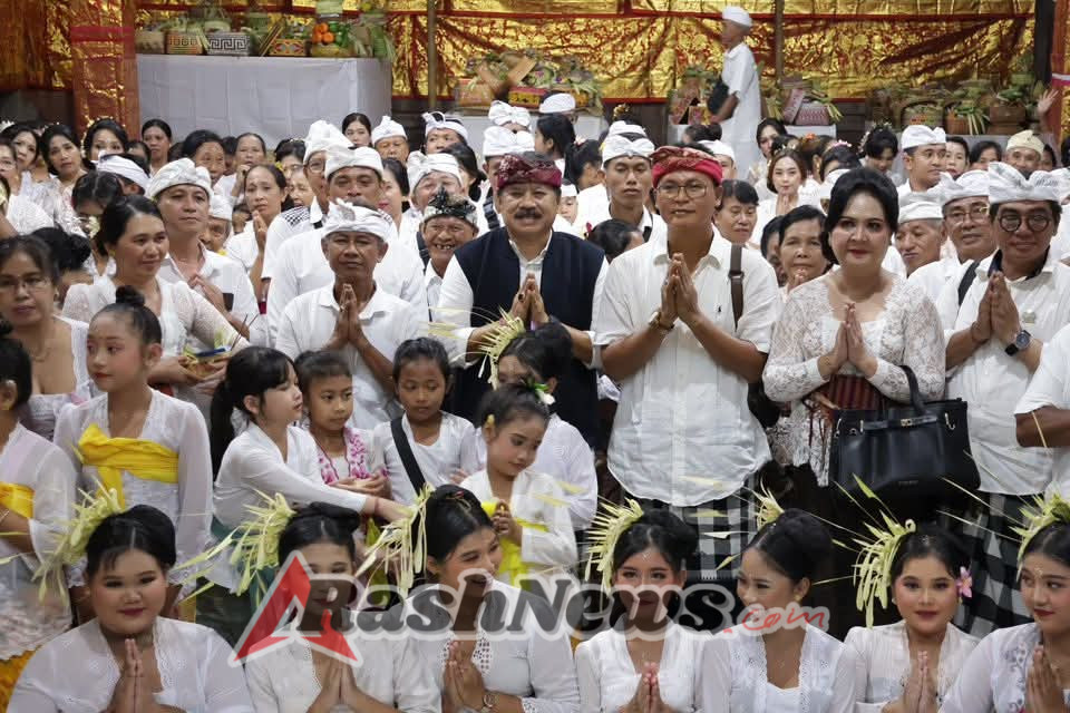 Wabup Tabanan I Made Dirga Hadiri Ngupasaksi Karya Petirtan di Desa Delod Peken