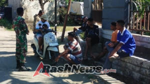 Warga Desa Ainan Dapat Edukasi dari Babinsa Soal Keamanan di Dunia Maya