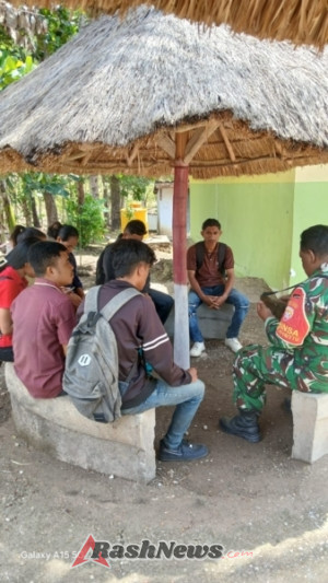 Mahasiswa Unimor Dapat Arahan Babinsa Tentang Pentingnya Disiplin dan Semangat Belajar