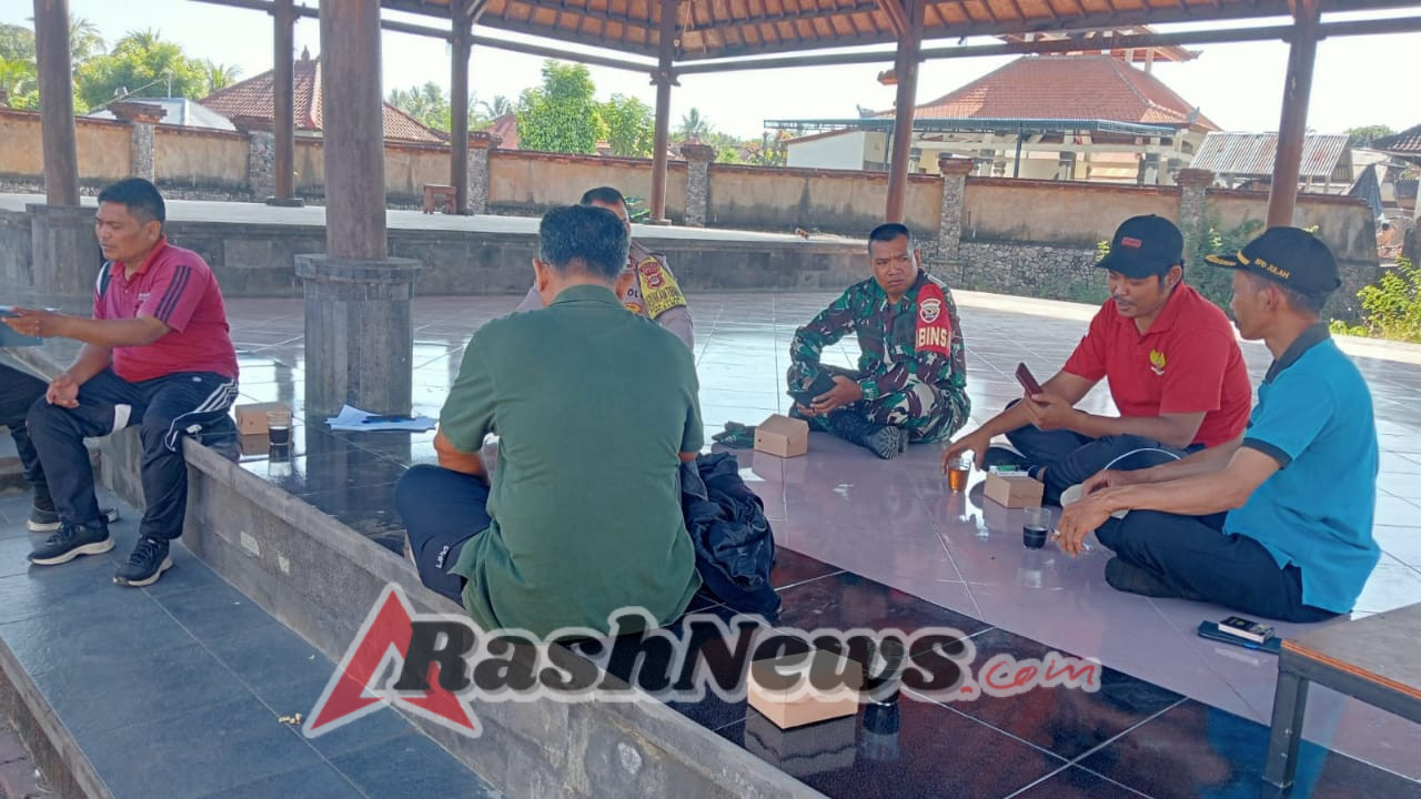 Babinsa dan Bhabinkamtibmas Laksanakan Komsos dengan Perangkat Desa, Wujudkan Keterlibatan Masyarakat dalam Rangka Meningkatkan Keamanan dan Kesejahteraan