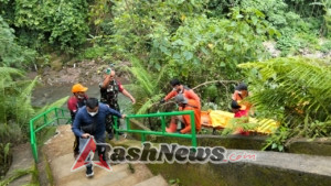 Babinsa Koramil 1616-04/Blahbatuh Dampingi Proses Evakuasi dan Pemakaman Warga Desa Buruan