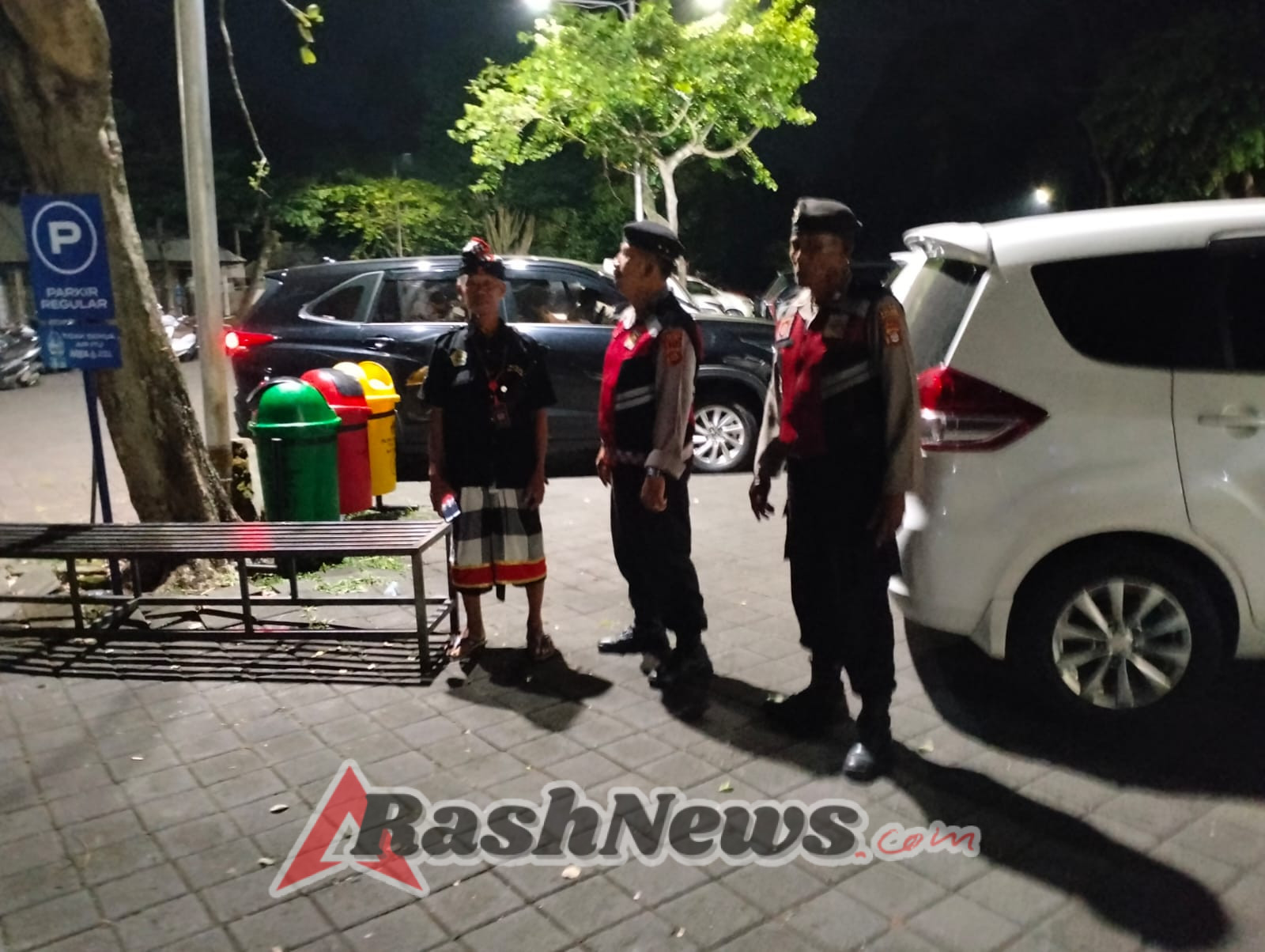 Polsek Abiansemal Hadir di Tengah Masyarakat Lewat Patroli Harkamtibmas Malam Hari