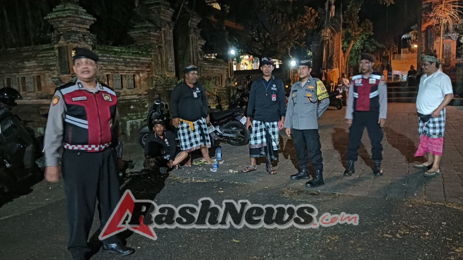 Polsek Banjarangkan Amankan Pementasan Calonarang di Pura Agung Kentel Gumi