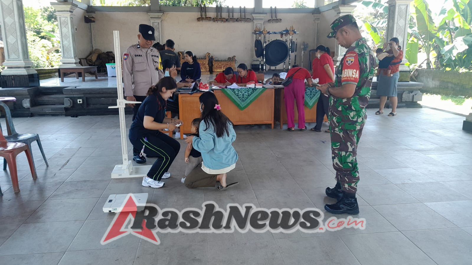 Bhabinkamtibmas Sambangi Kegiatan Posyandu Seruni di Lingkungan Sedit, Bebalang Bangli