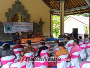 Babinsa Serka Dewa Budi dan Bhabinkamtibmas Wayan Sudiarta Perkuat Kapasitas Keamanan Desa Candikusuma