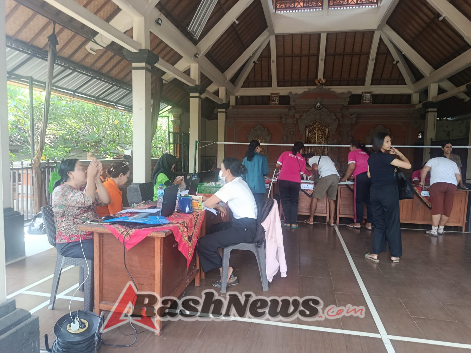 Babinsa Batuan Hadir Dampingi Posyandu Balita, Jaga Kesehatan Anak Bangsa
