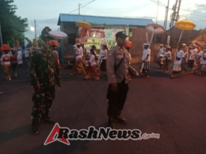 Berjalan Aman Dan Lancar, Babinsa Tojan Apresiasi Dukungan Seluruh Pihak Sukseskan Karya Di Pura Watu Klotok