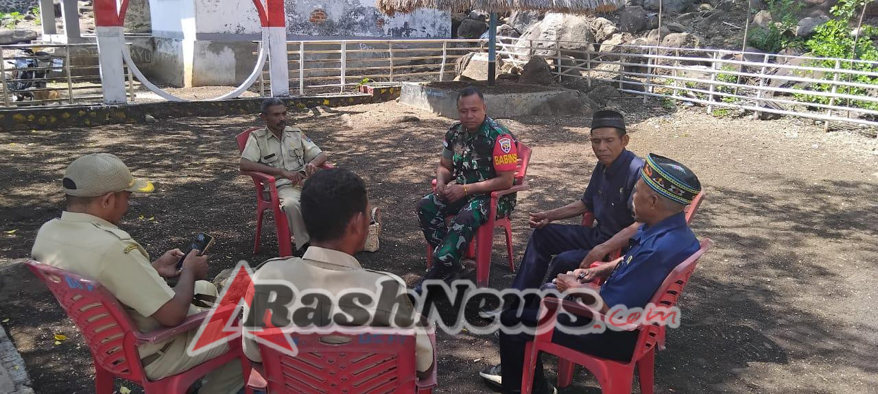 Babinsa Pulau Pura Gelar Komsos Bersama Sekcam dan Aparat Desa Bahas Isu Wilayah