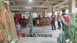 Tingkatkan Kamtibmas, Babinsa Bebalang dan Personel Polres Bangli Kawal Pelaksanaan Ibadah Mingguan Jemaat Kristiani