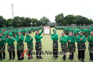 Ikut Serta Di Pementasan Tari Dadong Rerod Secara Massal,  Letkol Sidik Pramono Tegaskan Dedikasi Persit KCK Kodim Klungkung Lestarikan Budaya Bali