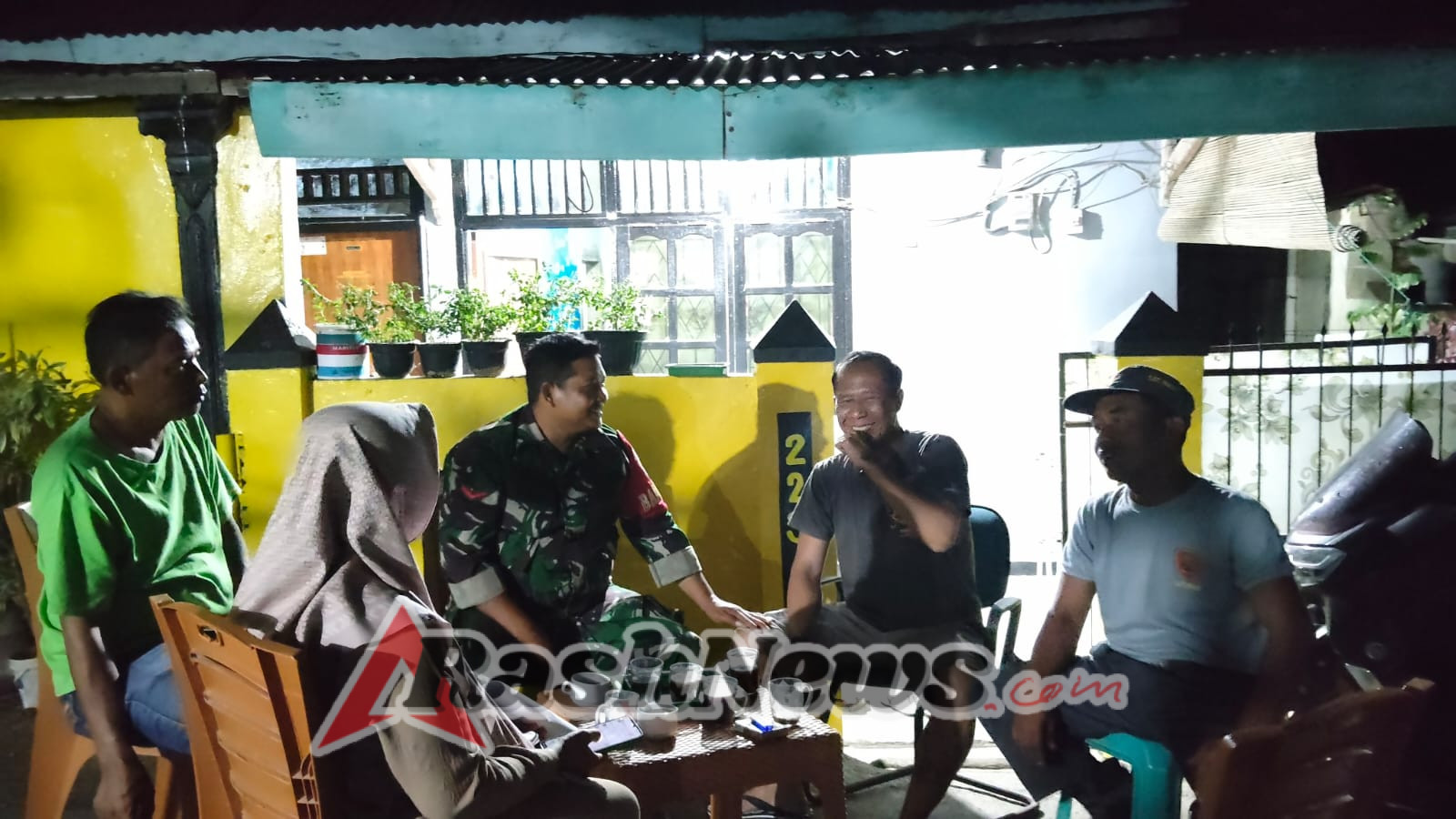 Kopda Achmad Fahri Imbau Warga Sekongkang Jaga Kamtibmas Lewat Patroli Malam