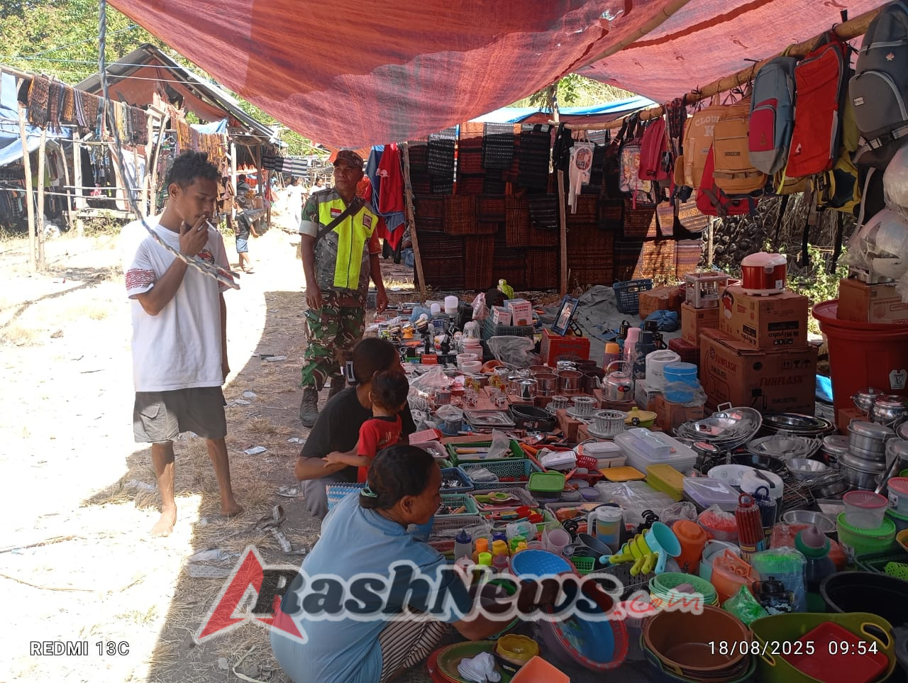 Bangun Sinergi dan Keamanan, Babinsa Gelar Komsos di Desa Rangalaka Kecamatan Kota Baru