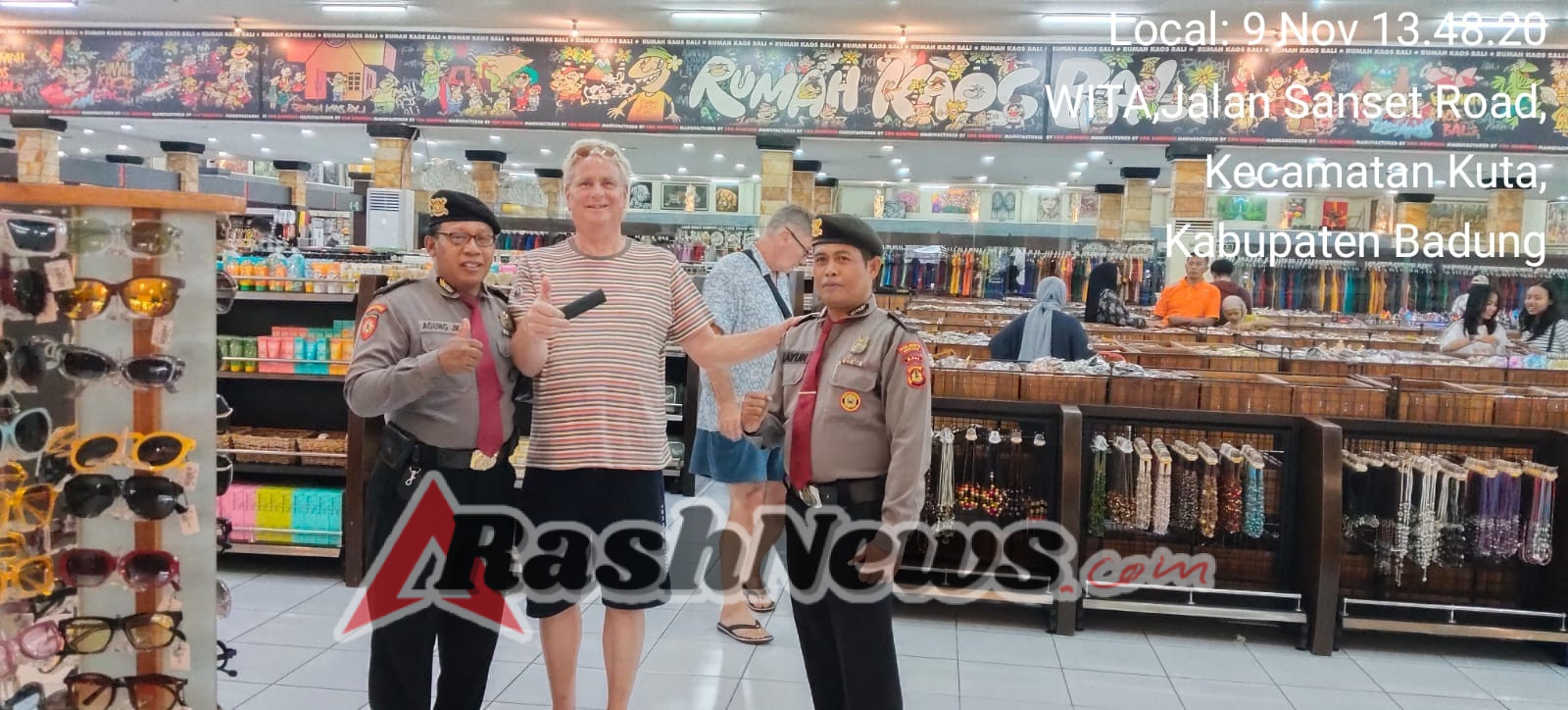 Unit Wisata Sat Pamobvit Polresta Denpasar Laksanakan Patroli Dialogis di Kawasan Legian, Jaga Kamtibmas Tetap Kondusif