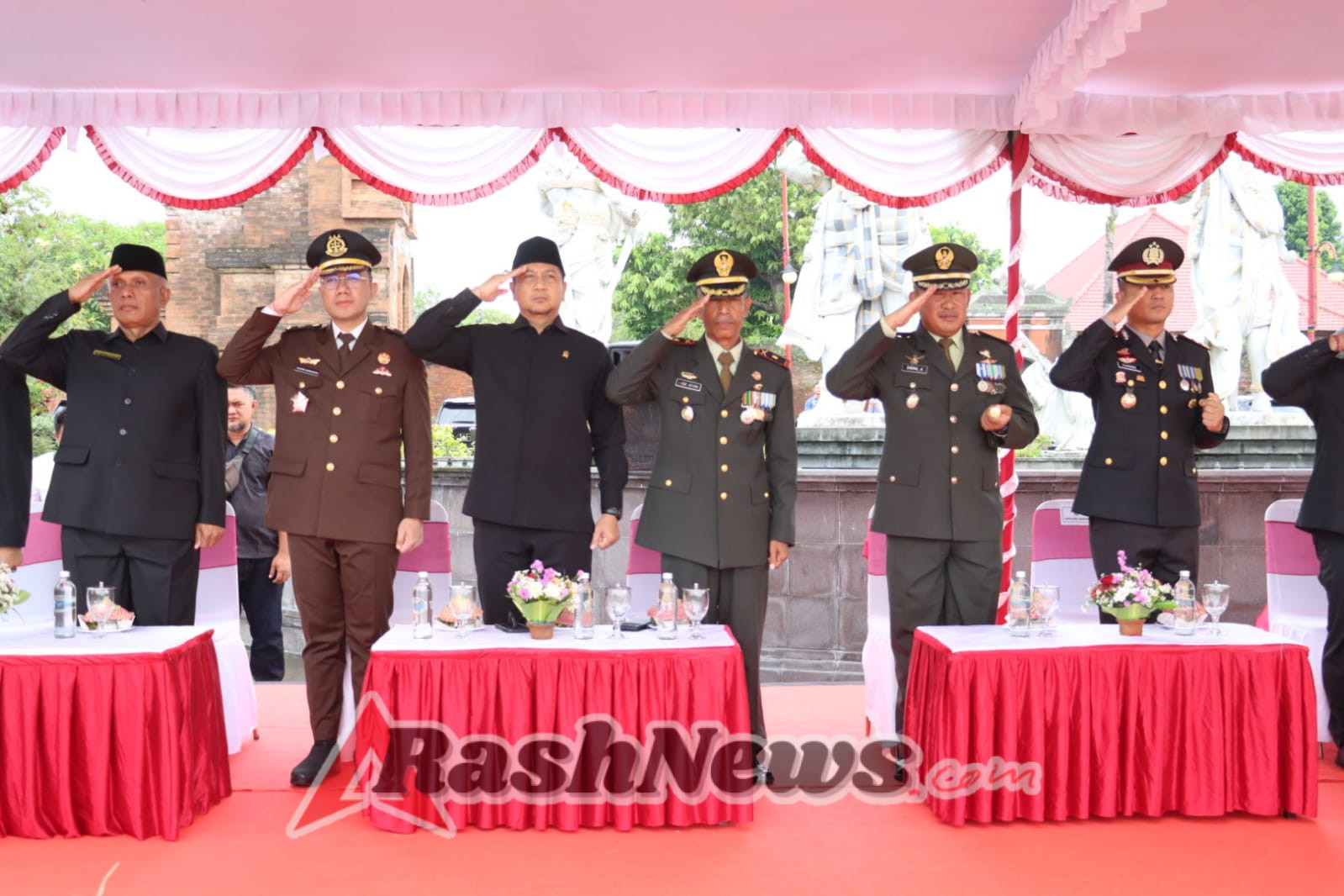 Kapolres Gianyar Hadiri Upacara Peringatan Hari Pahlawan di Alun Alun Kota Gianyar