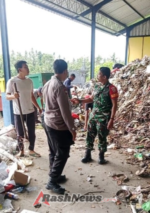 Sinergi Babinsa dan Pemerintah Desa Atasi Penumpukan Sampah di TPS 3R Jembrana