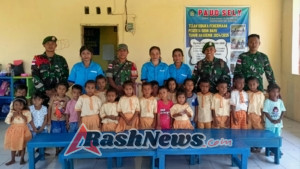 Pos Motamasin Satgas Pamtas RI-RDTL Yonarmed 12 Kostrad Gelar Bakti Sosial di PAUD Sely, Bantu Sediakan Meja Belajar Anak-Anak Perbatasan