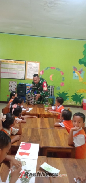 Dukung Generasi Sehat, Babinsa Dampingi Pembagian 3.000 Paket Makanan Bergizi di Rote Ndao