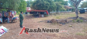 Babinsa Nagawutung Lakukan Pemantauan di Pasar Loang, Pastikan Situasi Aman dan Kondusif