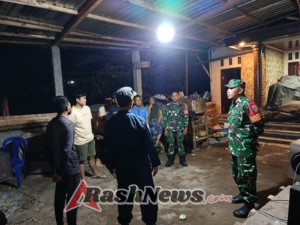 Ajak Aparat Desa, Babinsa Pantau wilayah Binaan Dengan Melakukan Patroli Malam