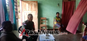 Kemanunggalan TNI-Rakyat Terlihat di Tasinifu Lewat Komsos Babinsa Sertu Hendrikus