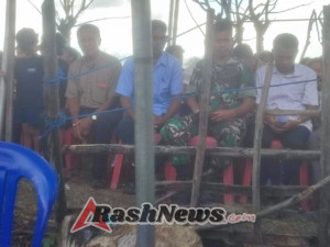 Babinsa Koramil 1627-03/Batutua Hadiri Pemakaman Ibunda Prajurit Yonif 743/SYB di Desa Tualima