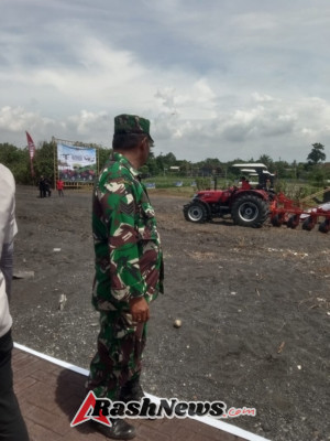 Babinsa Takmung Dampingi Uji Coba Dan Demonstrasi Teknologi Pertanian Modern, Pastikan Berjalan Aman Dan Lancar