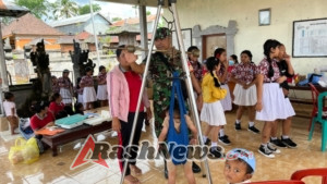 Perkuat Kemitraan di Bidang Kesehatan, Babinsa Desa Landih Hadiri Kegiatan Posyandu Balita