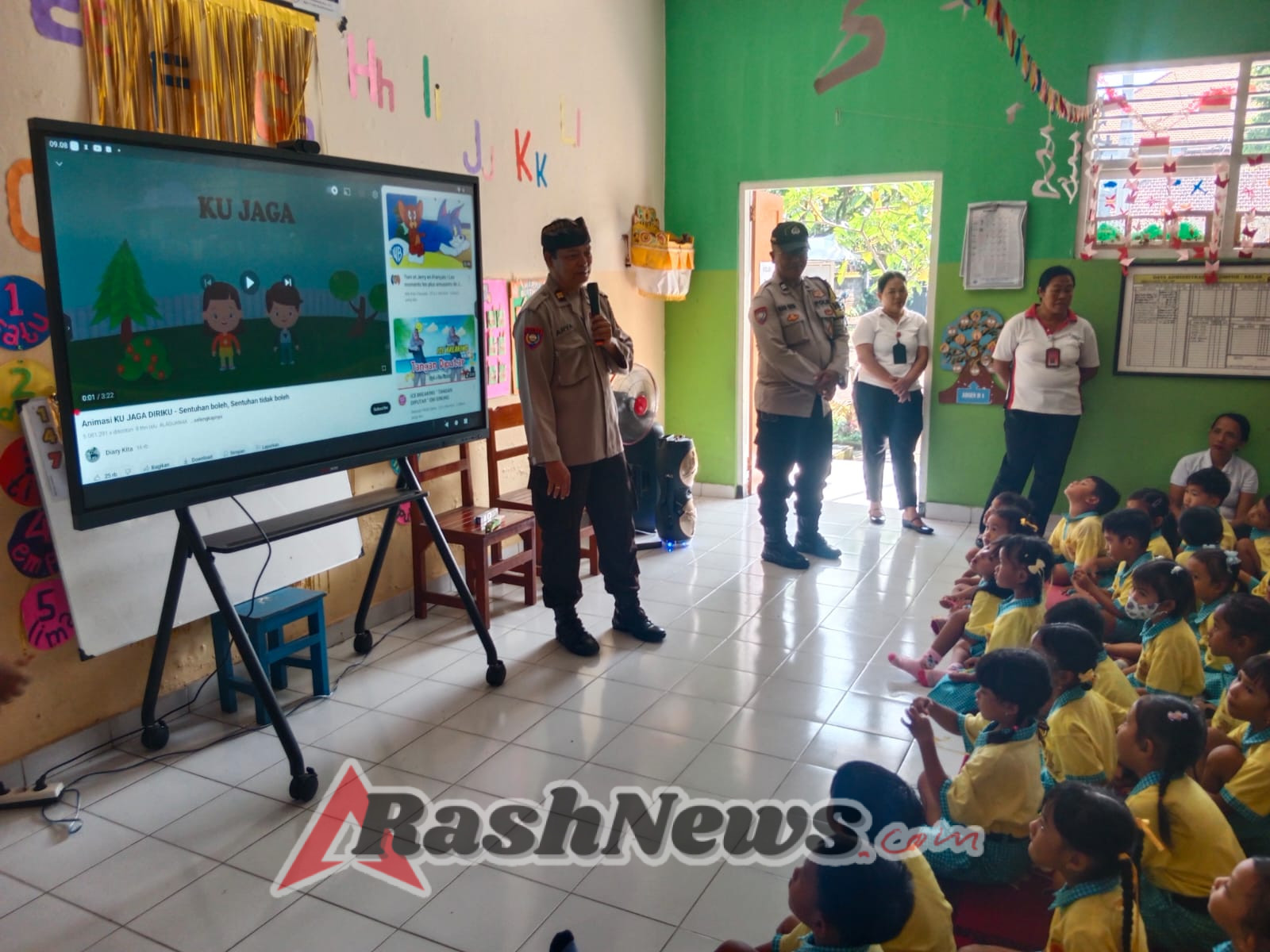 Unit Binmas Polsek Mengwi Sosialisasi Kenakalan Anak – anak dan Bullying di TK Kumara Sari Penarungan